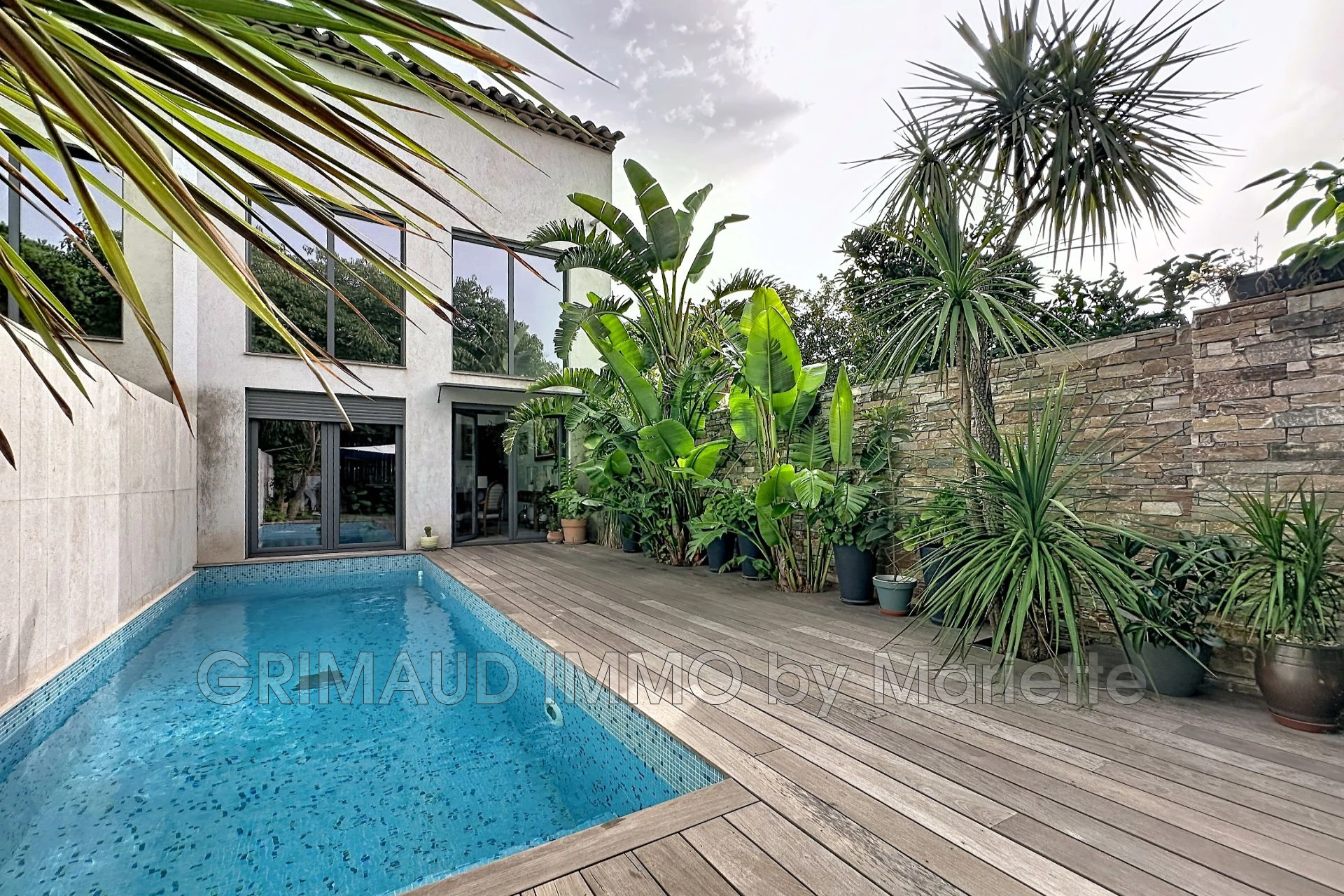 Maison 5 pièces 136 m² · à Cogolin · 136 m² · 830 000 €