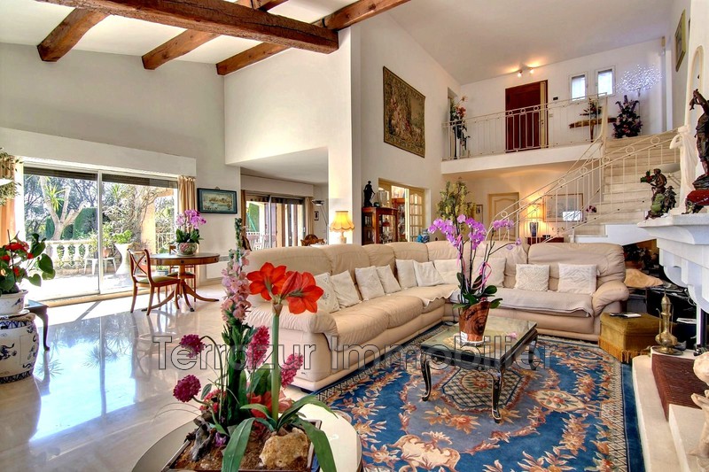 Photo Property Golfe-Juan Très résidentiel, to buy property 6 bedrooms 220 m²