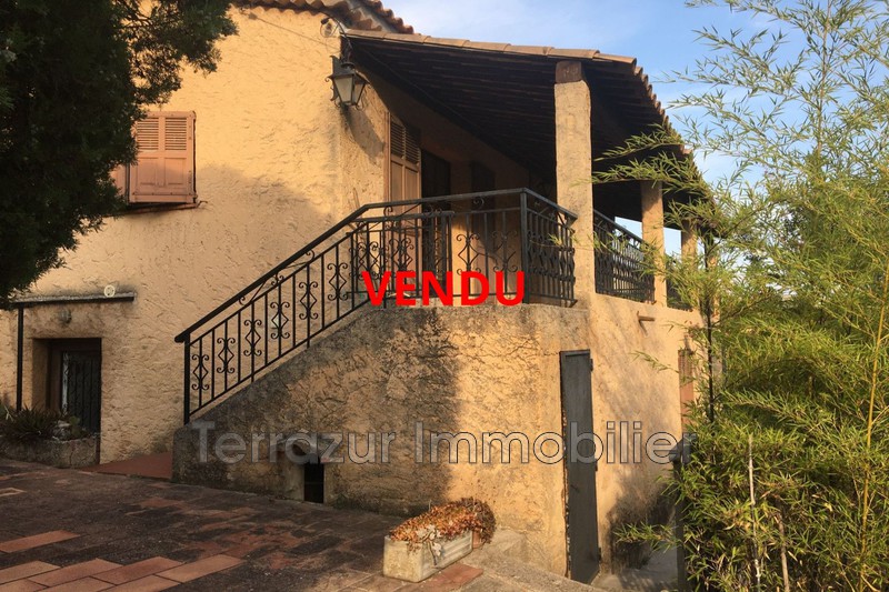 Photo Villa Antibes Très résidentiel,   to buy villa  2 bedrooms   150&nbsp;m&sup2;