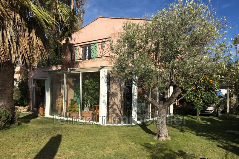 Photo Villa Golfe-Juan Très résidentiel, achat villa 4 chambres 140 m²
