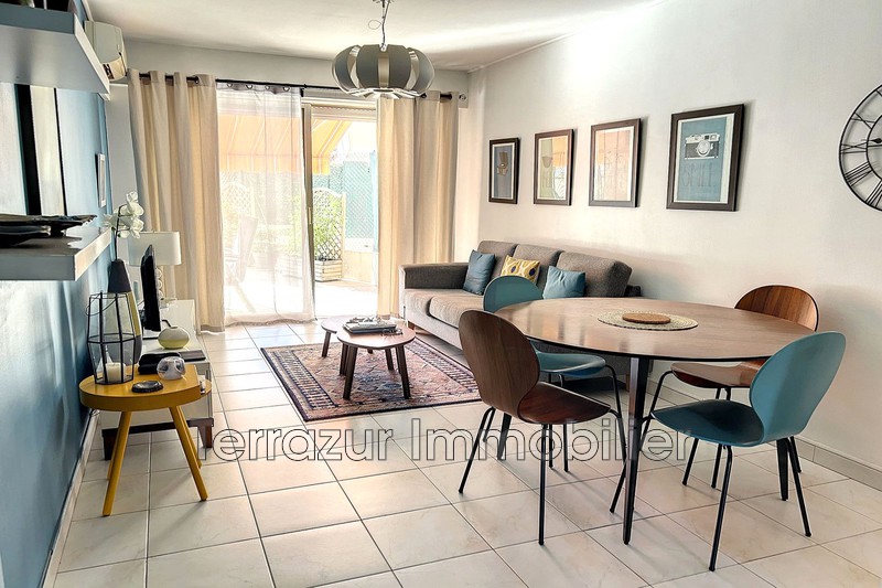 Photo Apartment Golfe-Juan Centre-ville,   to buy apartment  3 rooms   61&nbsp;m&sup2;