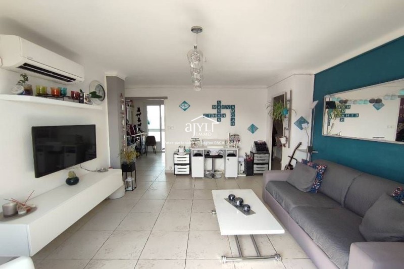 Photo Apartment Saint-Chamas Centre-ville,   to buy apartment  4 room   69&nbsp;m&sup2;