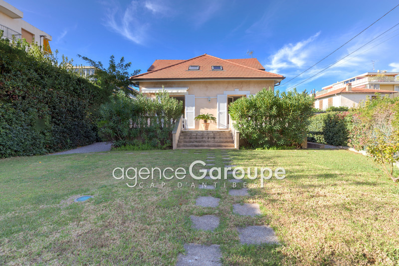 maison  6 pièces  Cap d'Antibes Coté est  187 m² -   