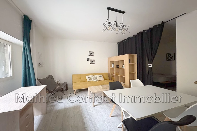 Photo Appartement Nîmes Centre-ville,  Location appartement  1 pièce   32&nbsp;m&sup2;