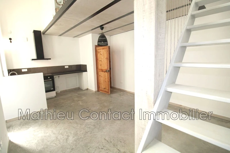 Photo Appartement Nîmes Route d&#039;avignon,  Location appartement  2 pièces   31&nbsp;m&sup2;