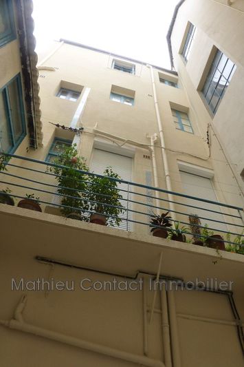 Photo Immeuble Nîmes Centre-ville, Professionnel immeuble 22 pièces 600 m²