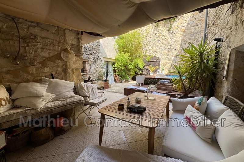 Photo Maison Milhaud   achat maison  10 pièces   314&nbsp;m&sup2;