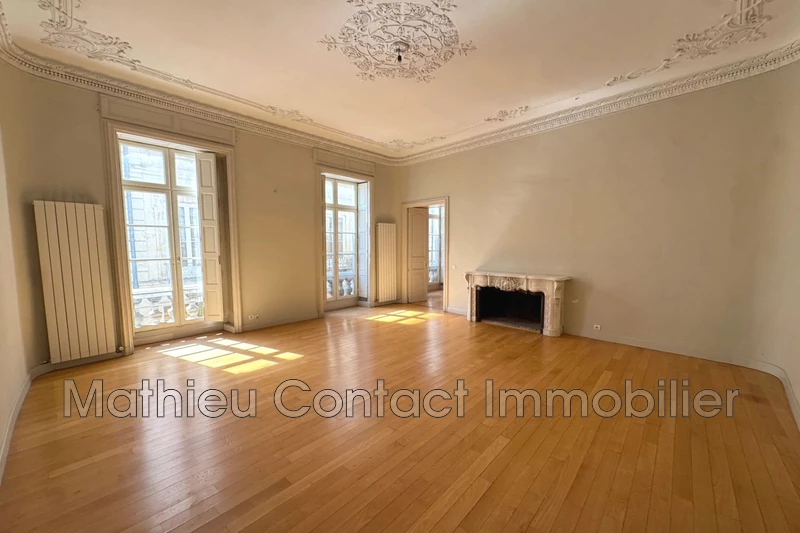Photo Appartement Nîmes Ecusson,   achat appartement  7 pièces   188&nbsp;m&sup2;