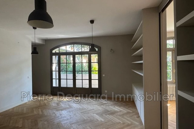 Photo Bureau Montpellier Centre-ville,  Professionnel bureau   95&nbsp;m&sup2;