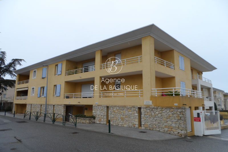 Photo Apartment Saint-Maximin-la-Sainte-Baume Centre-ville, to buy apartment 4 rooms 84 m²