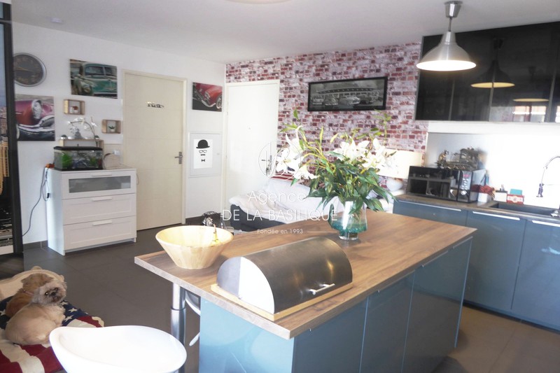 Photo Apartment Saint-Maximin-la-Sainte-Baume Centre-ville, to buy apartment 2 rooms 38 m²