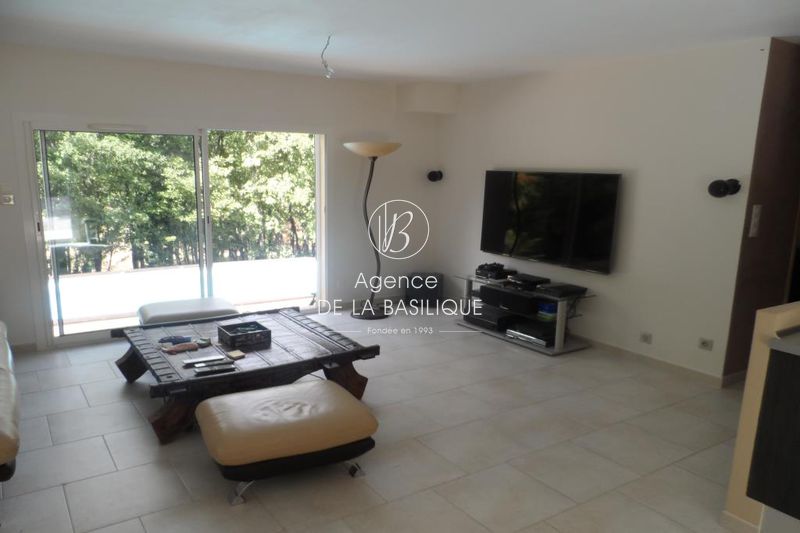 Photo n°5 - Vente Maison villa Saint-Maximin-la-Sainte-Baume 83470 - 387 500 €