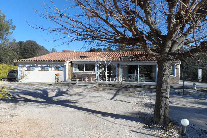 Photo Villa Saint-Maximin-la-Sainte-Baume achat villa 4 chambres 140 m²