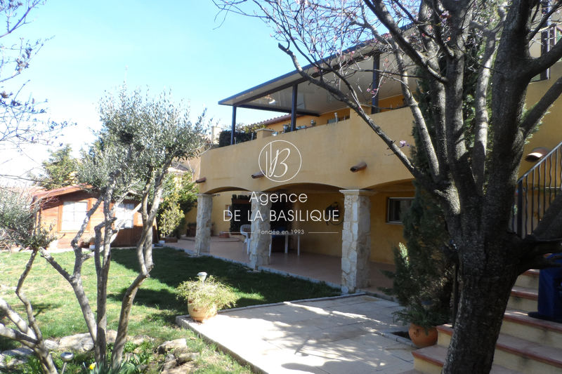 Photo Villa Saint-Maximin-la-Sainte-Baume Centre-ville, achat villa 4 chambres 160 m²