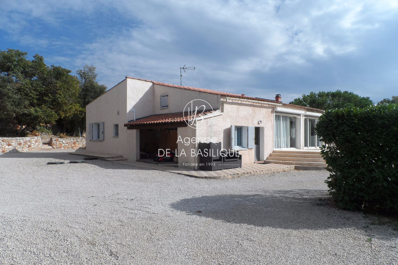 Photo Villa Saint-Maximin-la-Sainte-Baume Hors agglomération, achat villa 3 chambres 167 m²