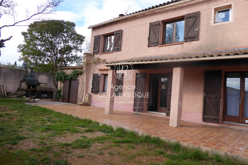 Photo Villa Saint-Maximin-la-Sainte-Baume Centre-ville, achat villa 4 chambres 121 m²