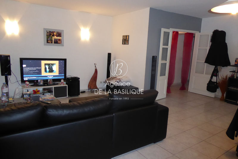 Photo Idéal investisseur Saint-Maximin-la-Sainte-Baume Centre-ville, achat idéal investisseur 12 chambres 430 m²