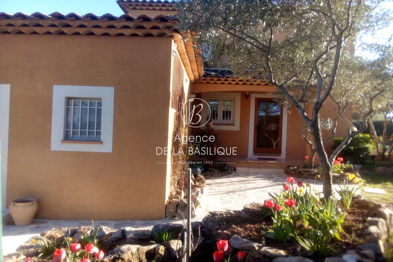 Photo Villa Saint-Maximin-la-Sainte-Baume Centre-ville, achat villa 3 chambres 100 m²