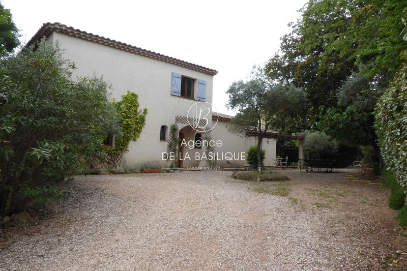 Photo Villa provençale Saint-Maximin-la-Sainte-Baume Village, achat villa provençale 4 chambres 170 m²