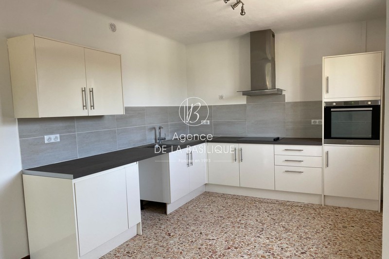 Photo n°5 - Vente Maison villa Saint-Maximin-la-Sainte-Baume 83470 - 446 975 €