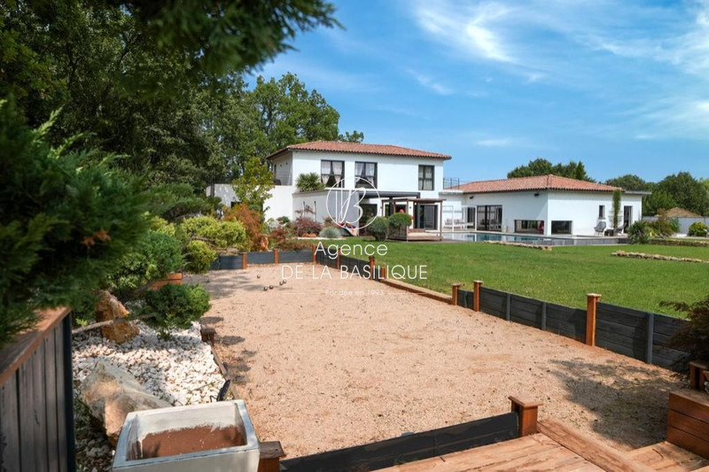 Photo n°3 - Vente maison contemporaine Saint-Maximin-la-Sainte-Baume 83470 - 1 590 000 €