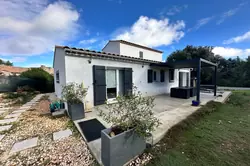 Photos  Maison Villa contemporaine à vendre Saint-Maximin-la-Sainte-Baume 83470