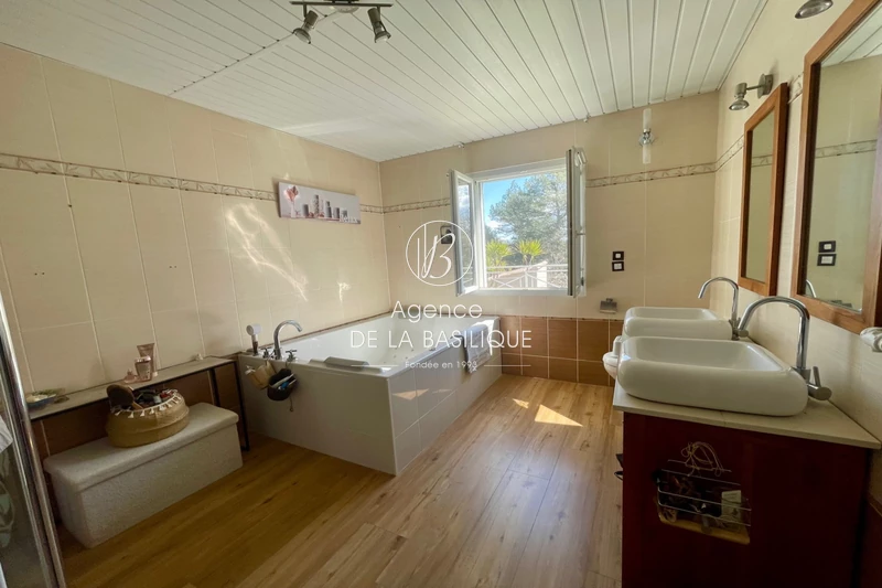 Vente maison contemporaine Saint-Maximin-la-Sainte-Baume  
