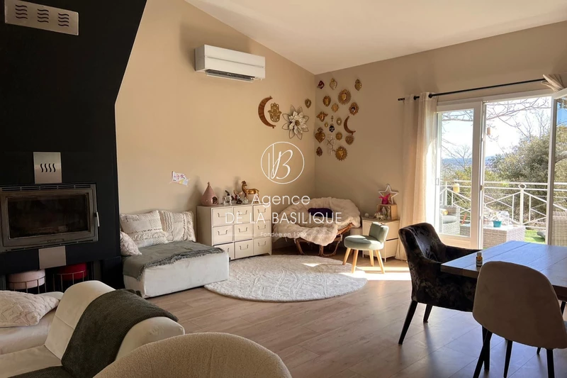 Vente maison contemporaine Saint-Maximin-la-Sainte-Baume  