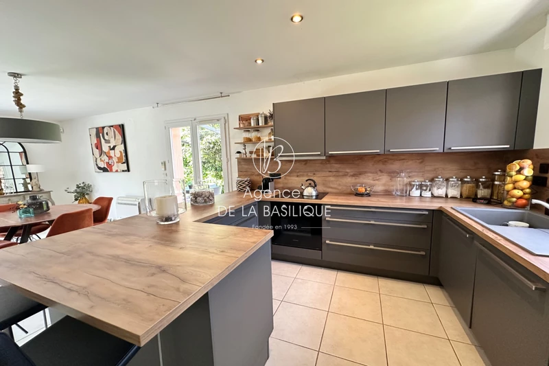 Vente maison contemporaine Saint-Maximin-la-Sainte-Baume  