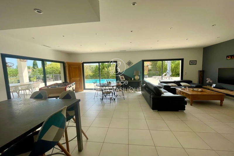 Vente maison contemporaine Saint-Maximin-la-Sainte-Baume  
