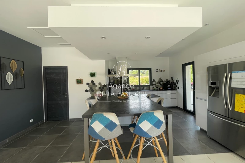 Vente maison contemporaine Saint-Maximin-la-Sainte-Baume  