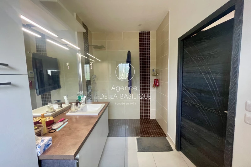Vente maison contemporaine Saint-Maximin-la-Sainte-Baume  