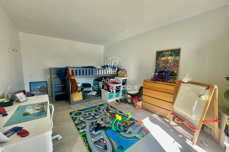 Photo n°10 - Vente Maison villa contemporaine Saint-Maximin-la-Sainte-Baume 83470 - 575 000 €