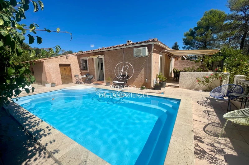 Photo n°1 - Vente maison Saint-Maximin-la-Sainte-Baume 83470 - 298 000 €