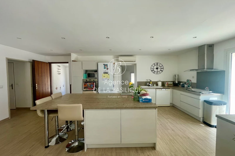 Photo n°6 - Vente maison Saint-Maximin-la-Sainte-Baume 83470 - 680 000 €