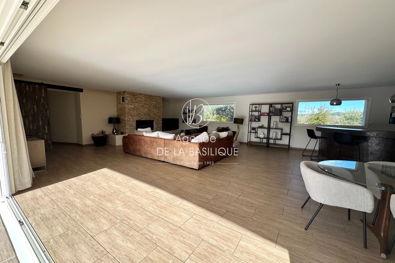 Vente villa contemporaine Ollières  