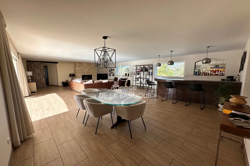 Vente villa contemporaine Ollières  