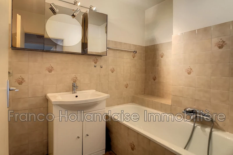 Location appartement Antibes  