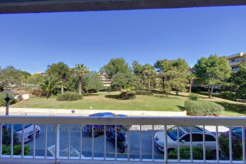 Location appartement Antibes  