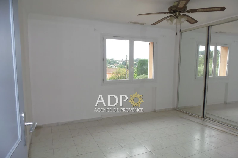 Location appartement Grasse  
