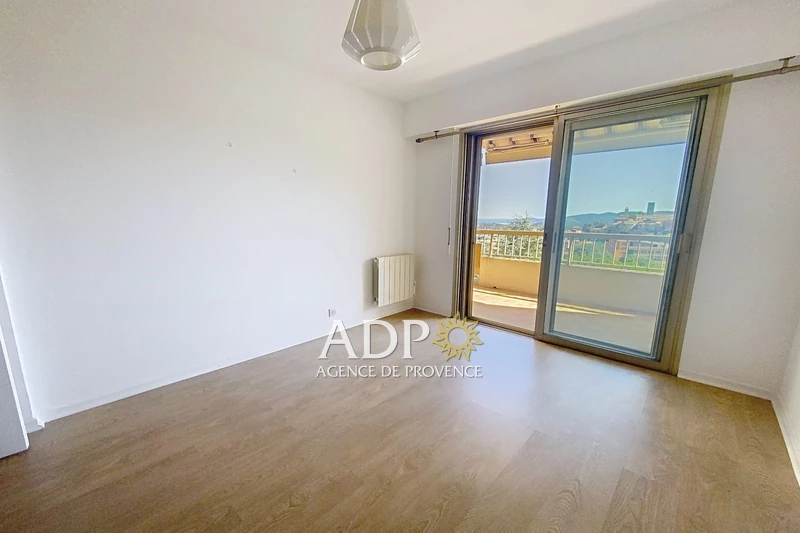 Location appartement Grasse  