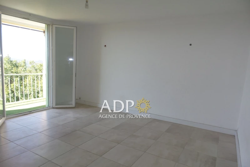 Location appartement Grasse  