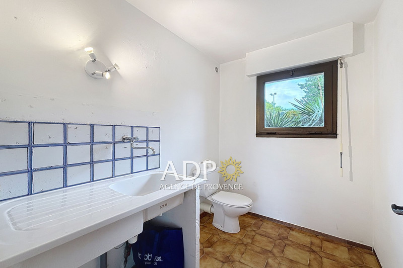 Professionnel local commercial Châteauneuf-Grasse  