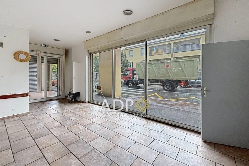 Professionnel local commercial Grasse  