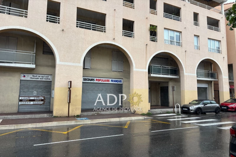 Professionnel local commercial Grasse  