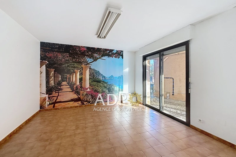 Professionnel local commercial Châteauneuf-Grasse Professionnel local commercial Châteauneuf-Grasse