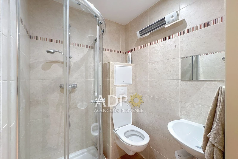 Professionnel local professionnel Valbonne  