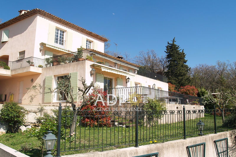 Photo Maison Saint-Vallier-de-Thiey achat maison 6 chambres 210 m²