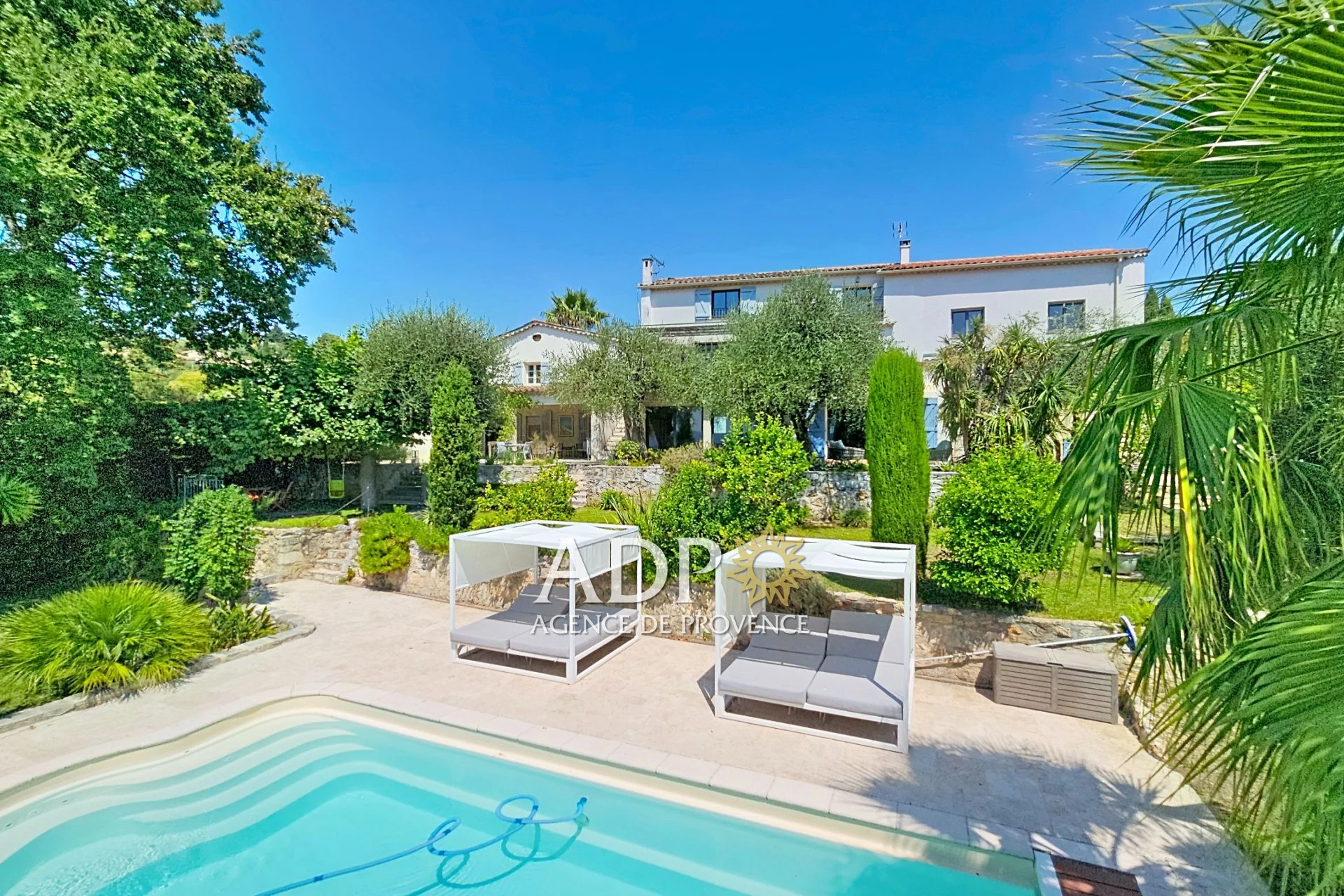 Maison 12 pièces 370 m² · à Grasse · 370 m² · 1 297 000 €