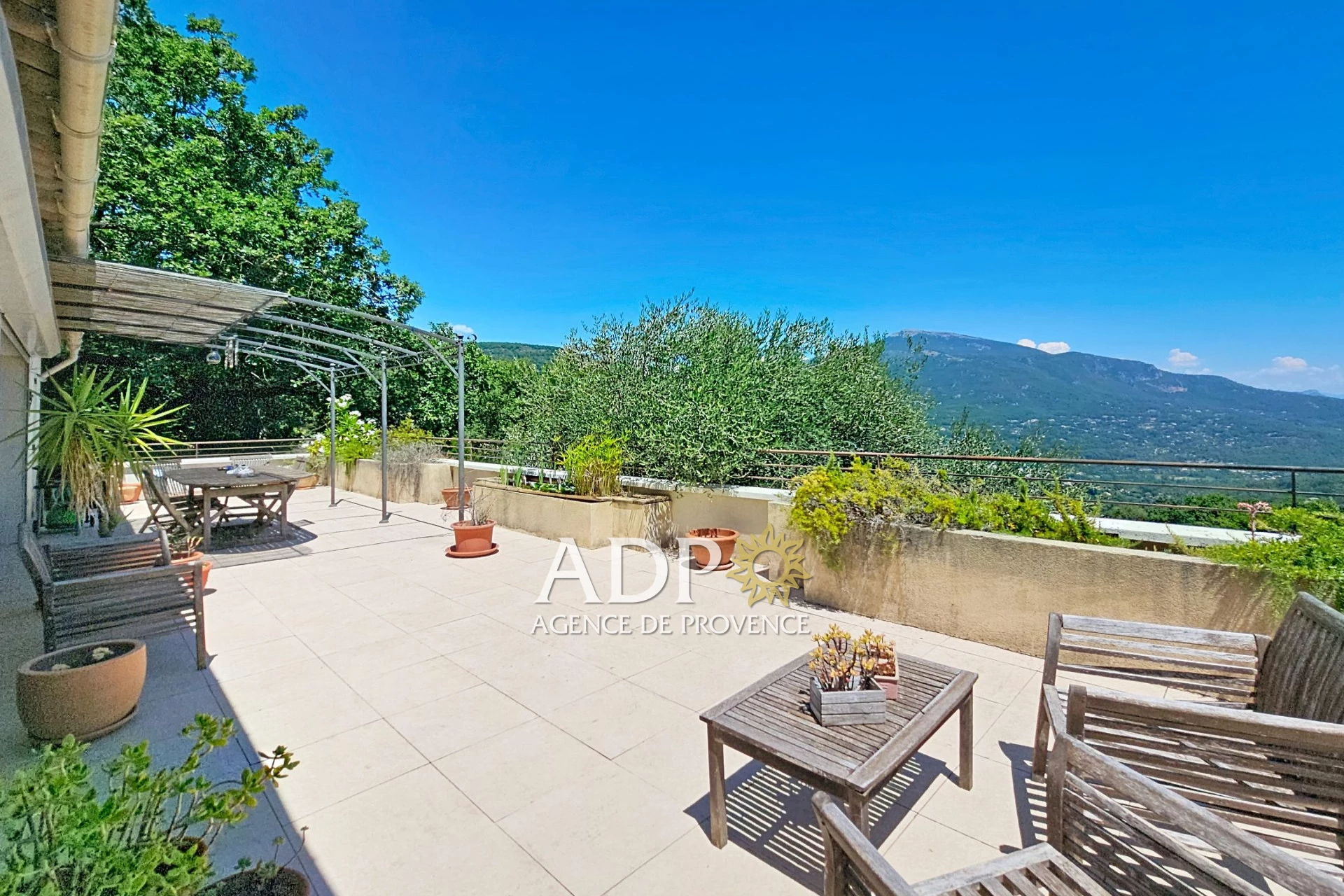 Maison 5 pièces 152 m² · à Le Bar sur Loup · 152 m² · 490 000 €